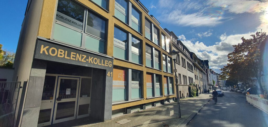 Weitwinkelaufnahme vom Koblenz-Kolleg.